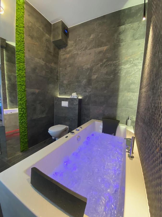 Apartament Bialy Z Jacuzzi Krakau Exterior foto
