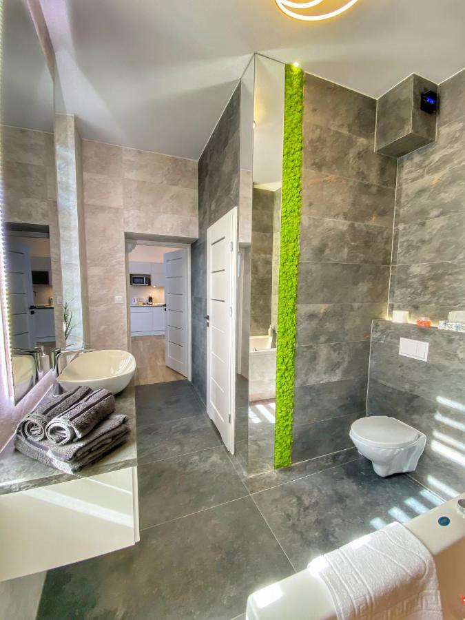 Apartament Bialy Z Jacuzzi Krakau Exterior foto