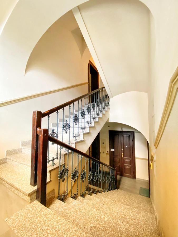 Apartament Bialy Z Jacuzzi Krakau Exterior foto